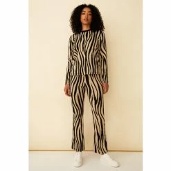 F&F Black Textured Zebra Top -F&F Shop unnamed file 1888