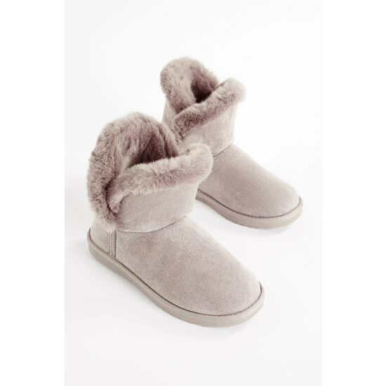 unnamed-file-2737.jpg F&F Fur Cuff Brown Bootie Slippers -F&F Shop unnamed file 2737